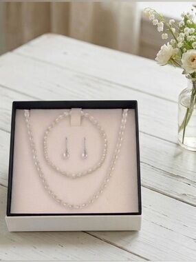Kay Jewelers Freshwater Cultured Pearl Necklace, Bracelet & Drop Earrings Set